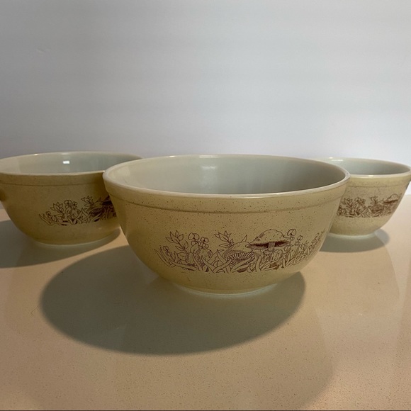 Pyrex Other - *SOLD* Vintage Pyrex Forest Fancies Bowl Set